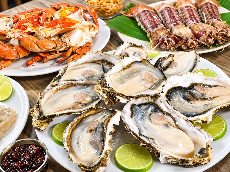 Hàu và cua là những loại hải sản giàu kẽm hỗ trợ bổ sung vi chất